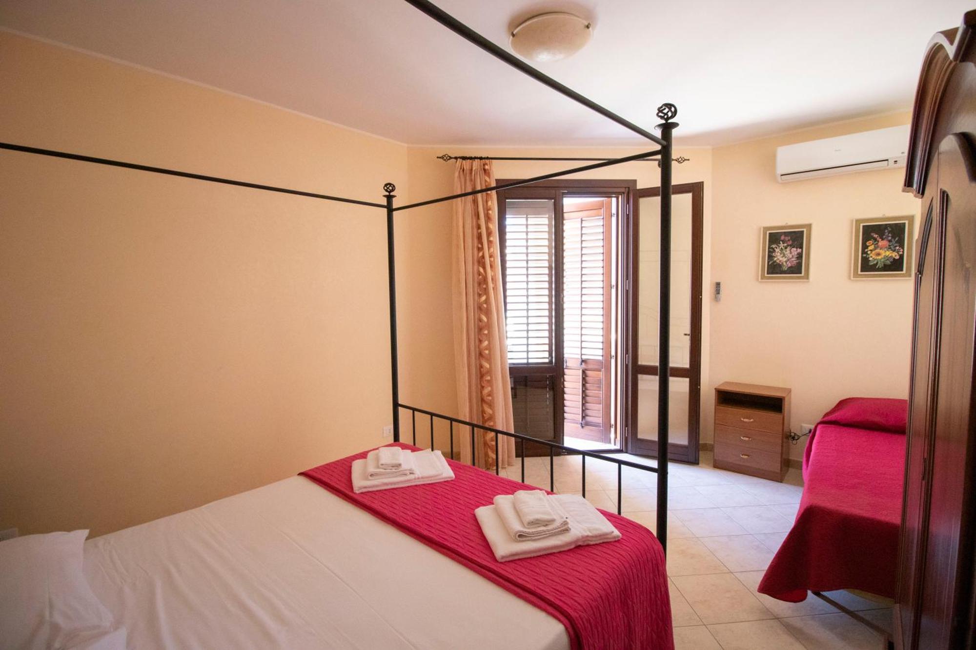 Case vacanza Cristina site in Antico Baglio e in via Abruzzi n 161 San Vito Lo Capo Esterno foto