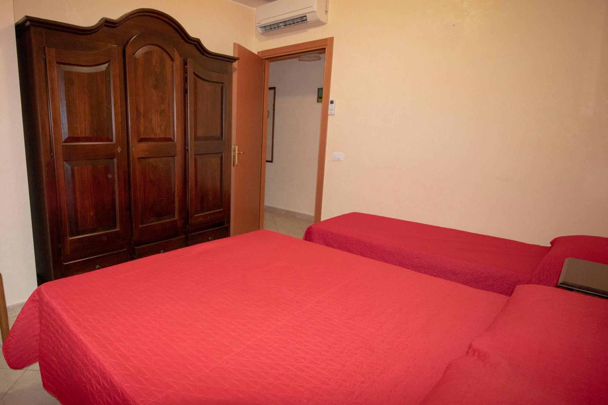 Case vacanza Cristina site in Antico Baglio e in via Abruzzi n 161 San Vito Lo Capo Esterno foto